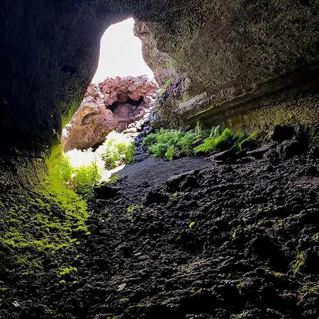 Daniele's Suite. Etna, Sea & Much More... Fleri